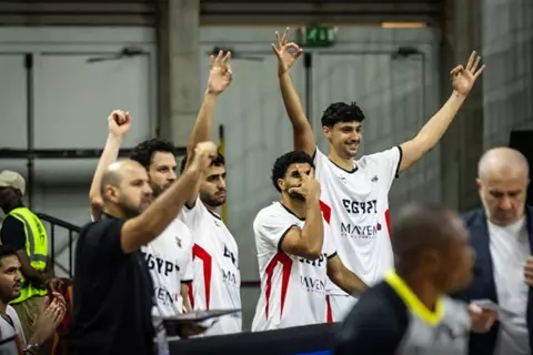 منتخب السلة يكتسح السنغال ويضمن مقعدًا في ربع نهائي أفرو باسكت